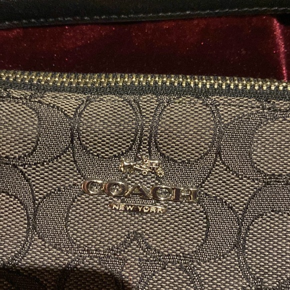 Coach Signature bag(New York) - Picture 3 of 9